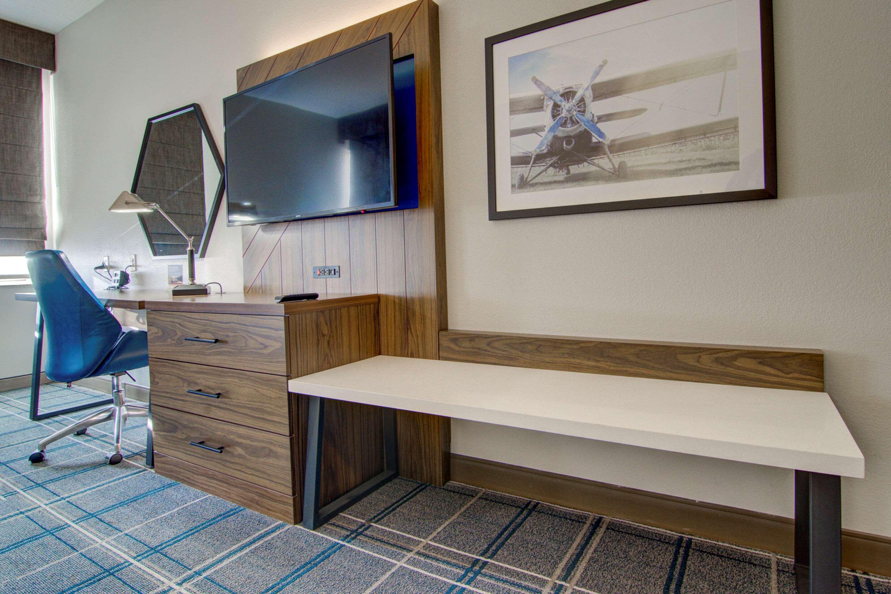 Comfort Suites Newport News Airport Exteriör bild