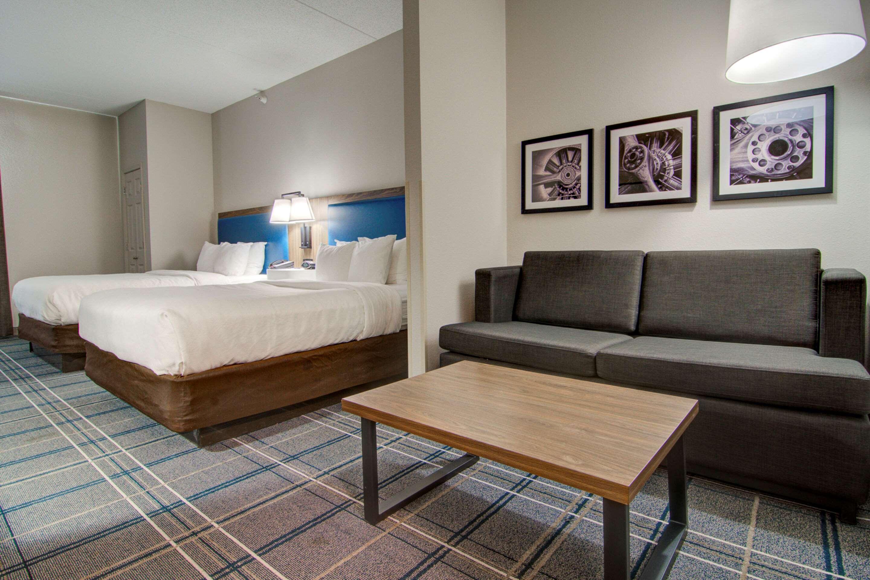 Comfort Suites Newport News Airport Exteriör bild