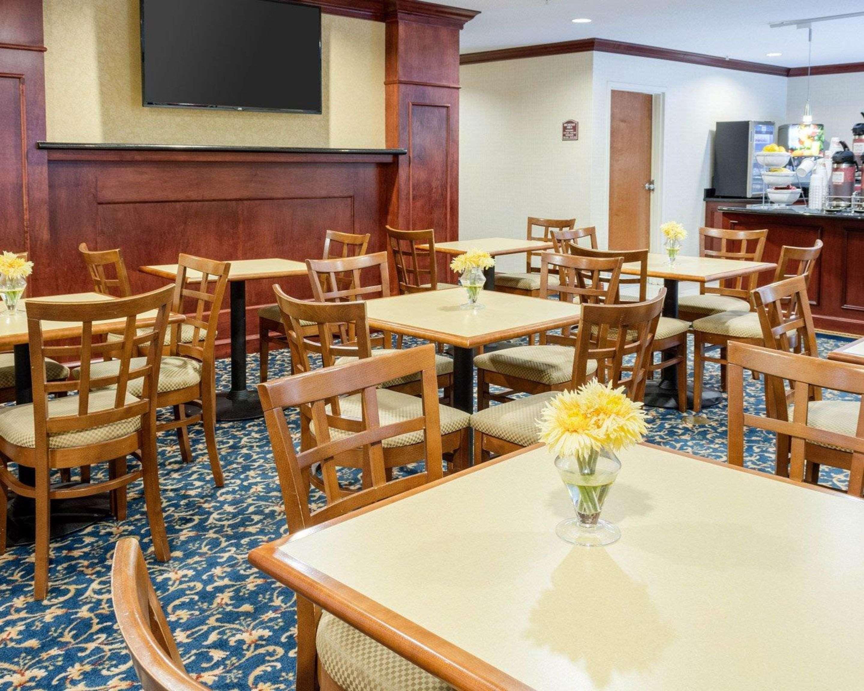 Comfort Suites Newport News Airport Exteriör bild