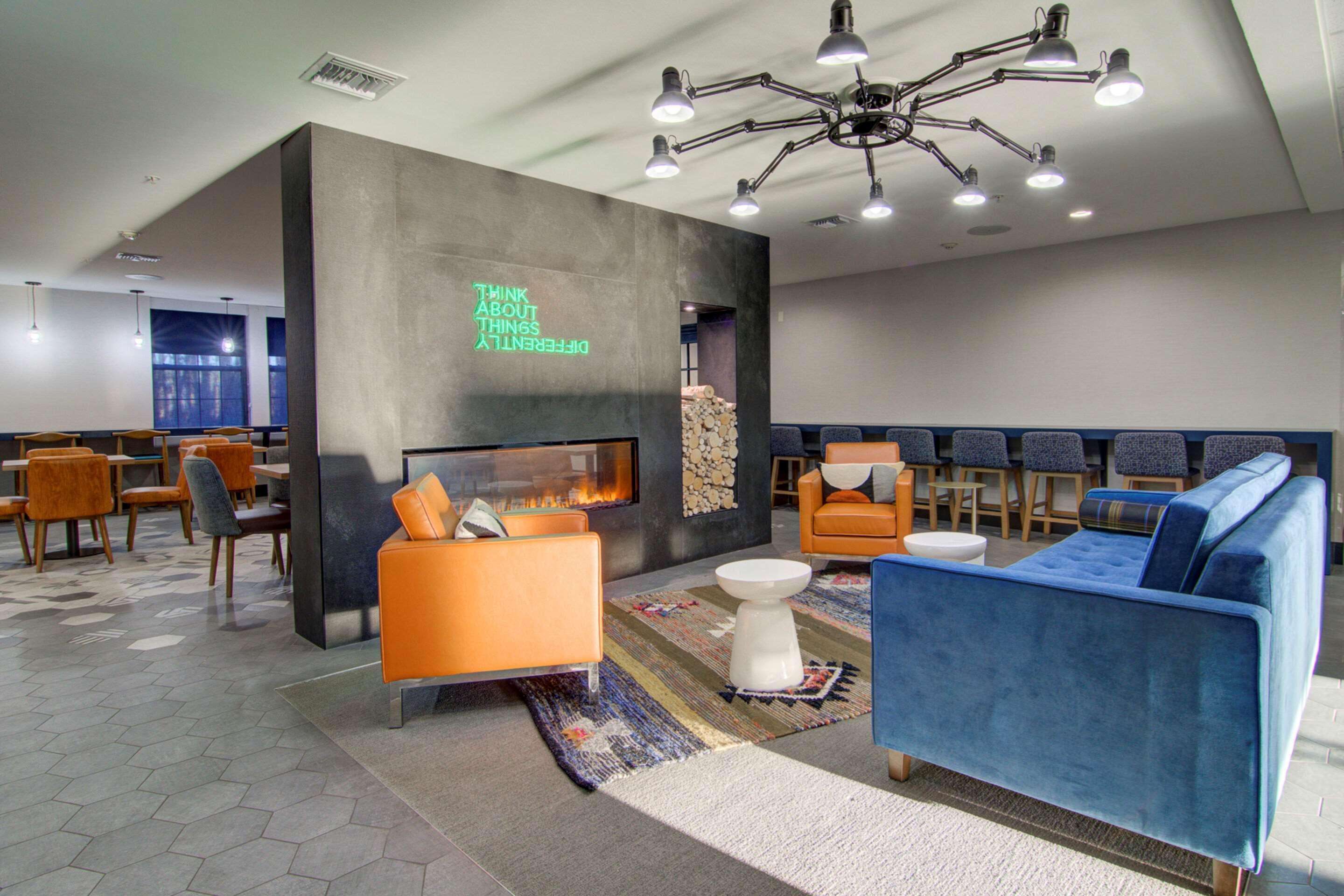 Comfort Suites Newport News Airport Exteriör bild