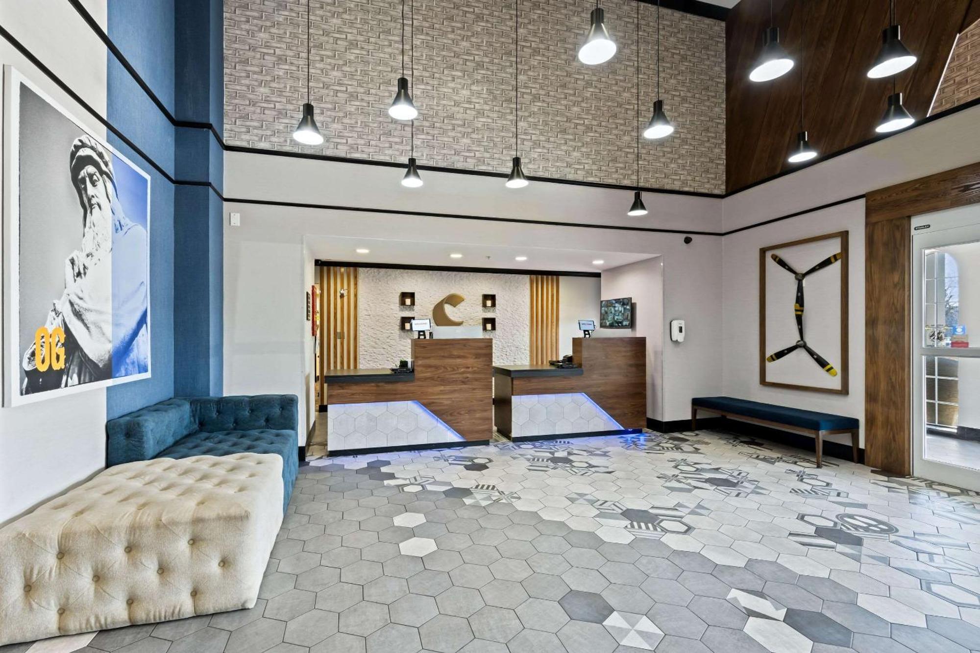 Comfort Suites Newport News Airport Exteriör bild