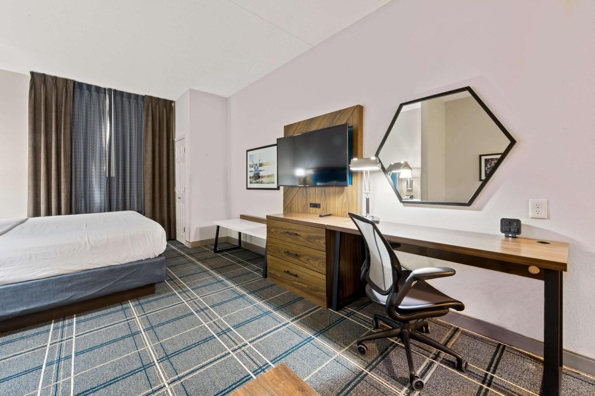 Comfort Suites Newport News Airport Exteriör bild